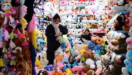 “中国义乌对特朗普关税不以为然：早就准备好了，不缺订单”