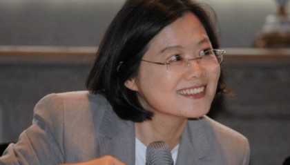 “断交”响彻！岛内风向大变！我外交官竟遭驱逐，中方态度不简单