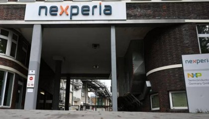 “安世客户怕再被荷兰坑，想了一招：自己去找中国工厂谈包装”