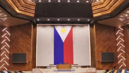 菲副总统弹劾案被退回，各方派系都在观望，马科斯与杜特尔特斗法