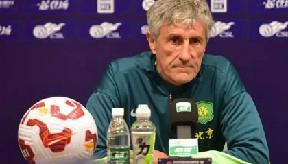 中超｜国安客战河南踩场训练取消 王刚向球迷道歉