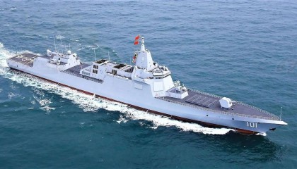 解放军围台演习当天，国民党高层抵达大陆，岛内传出求和的声音