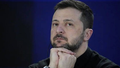 泽连斯基，处境艰难