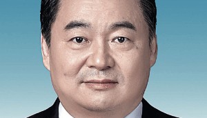 辽宁省委书记、省人大常委会主任郝鹏：全面深化改革开放 在激发全社会创业创新动力活力上勇于争先