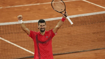 法网-德约3-1小兹维挺进四强 辛纳大满贯19场连胜