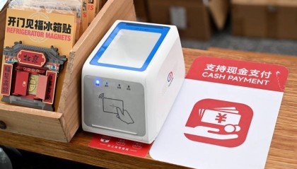 拒收现金理由五花八门，央行出手维护人民币法定地位