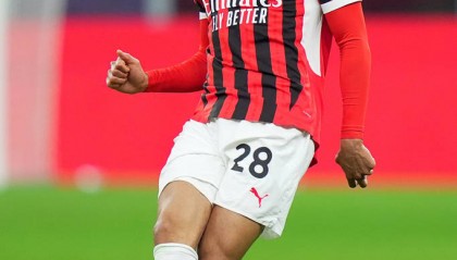 米兰转会动态：锁定拉扬与奥克利，重塑战术布局