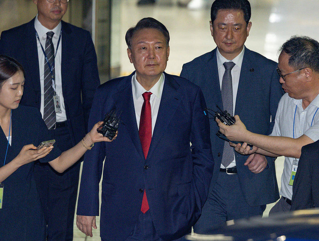 尹锡悦再次缺席内乱案庭审 律师称其虚弱到“连楼梯都爬不动”