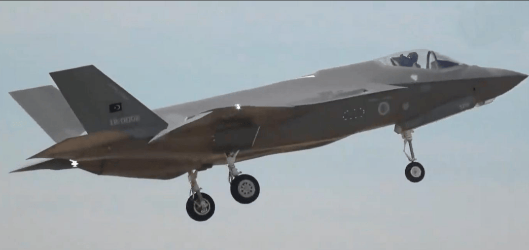 歼-35进驻已无障碍，巴沙签订生死协议后，美国F-35对土耳其松口
