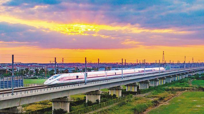 在百年登山历程和大国新路中显示清晰度