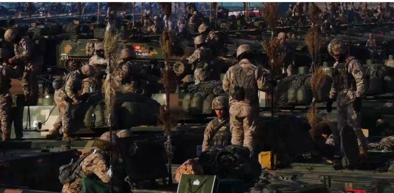 大场面!机器狗、无人机开路,实兵对抗演练画面公布