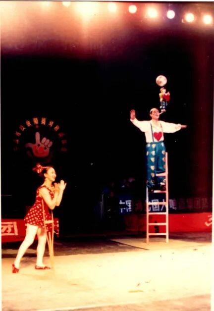 一级演员李春来表演时突然倒地,送医后不治身亡