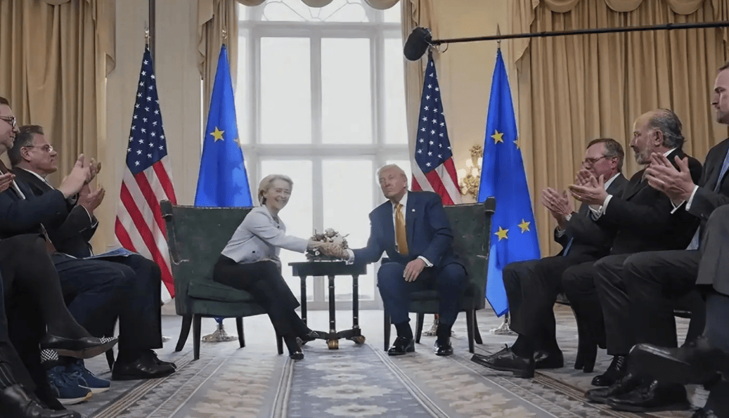 英媒破防,驳斥中国人看不起欧洲,像“年老色衰的妃子”不接受被美国“帝王”抛弃